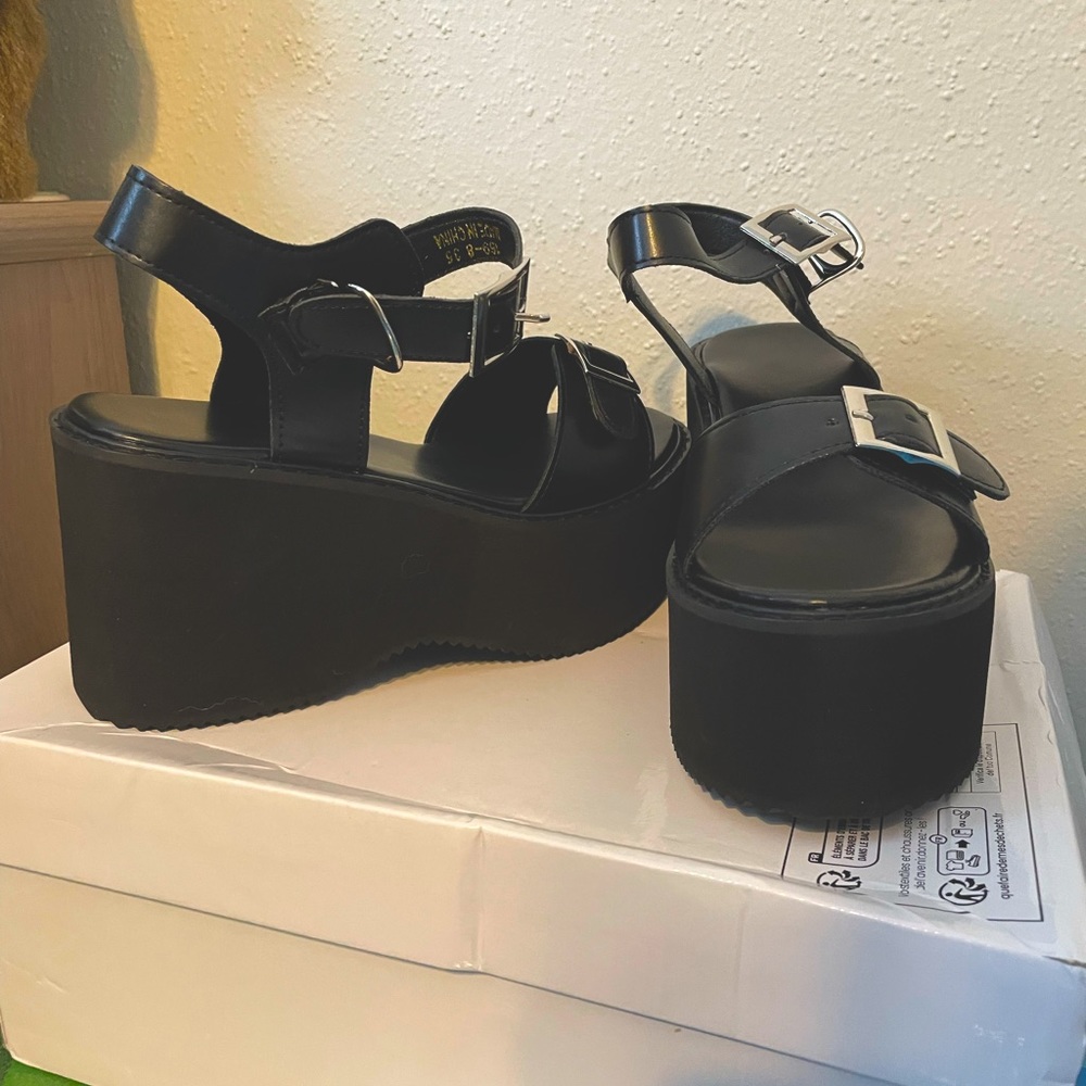 Black platform sandals